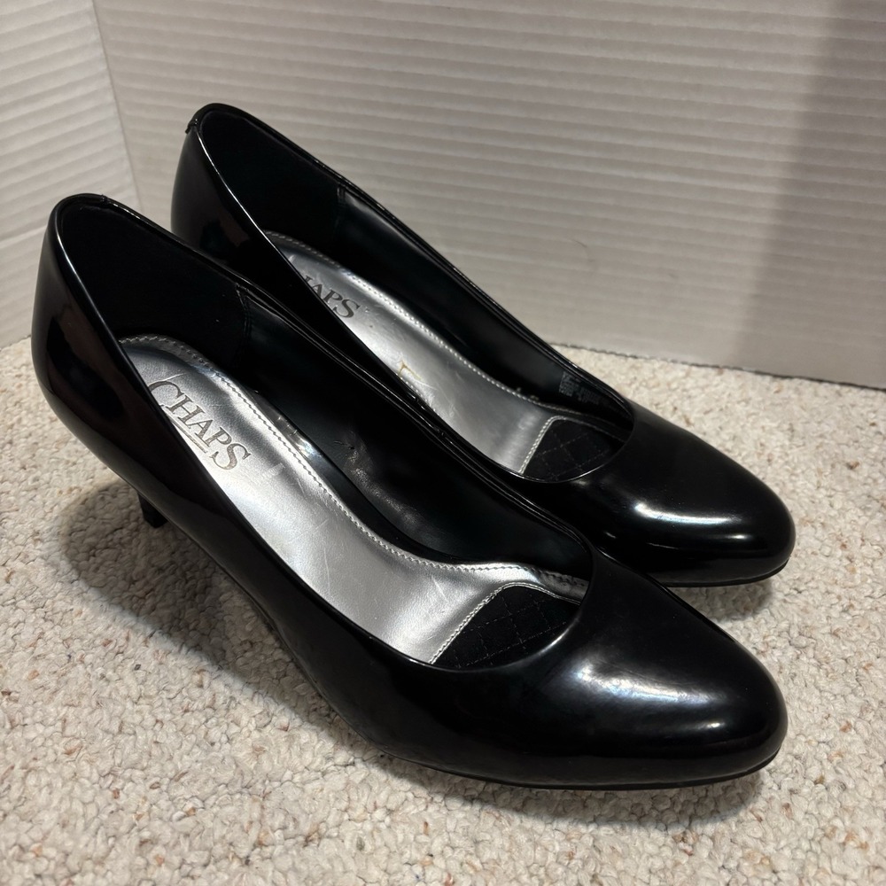 CHAPS Classic Black Patent Leather Pumps Heels Size 8B Round Toe 2.75" Heel